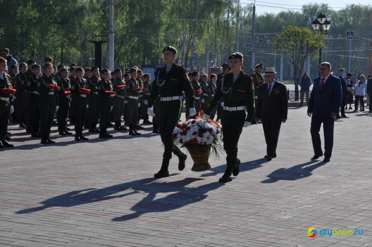 9/05/21 День Победы в Стерлитамаке-2021 / Возложение цветов. Парад Победы
