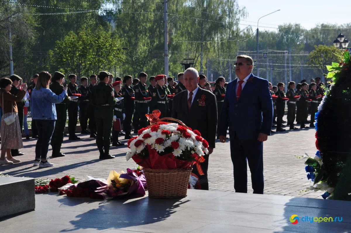9/05/21 День Победы в Стерлитамаке-2021 / Возложение цветов. Парад Победы