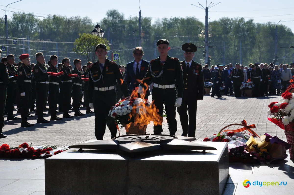 9/05/21 День Победы в Стерлитамаке-2021 / Возложение цветов. Парад Победы