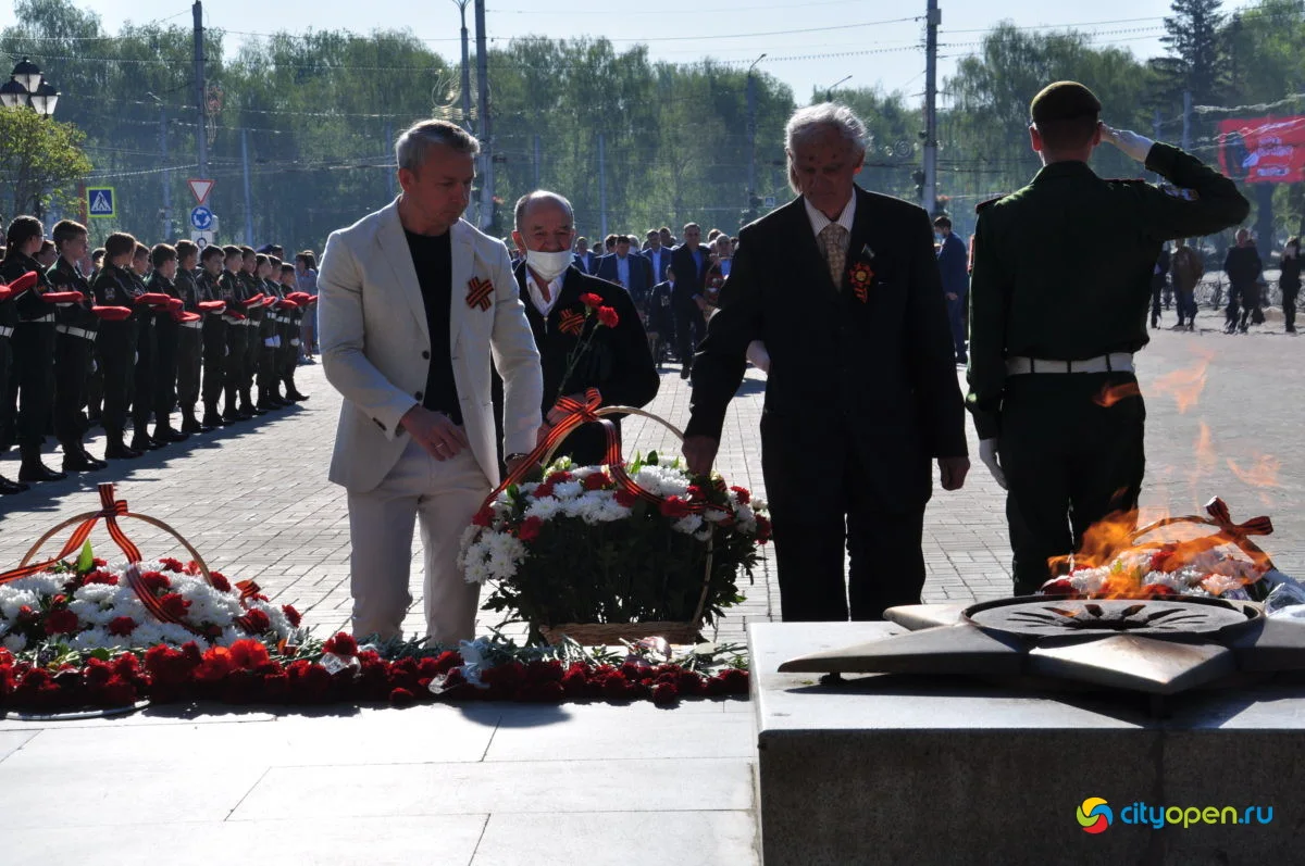 9/05/21 День Победы в Стерлитамаке-2021 / Возложение цветов. Парад Победы