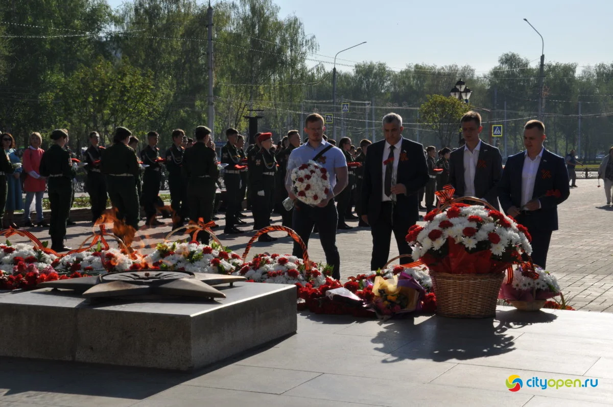 9/05/21 День Победы в Стерлитамаке-2021 / Возложение цветов. Парад Победы