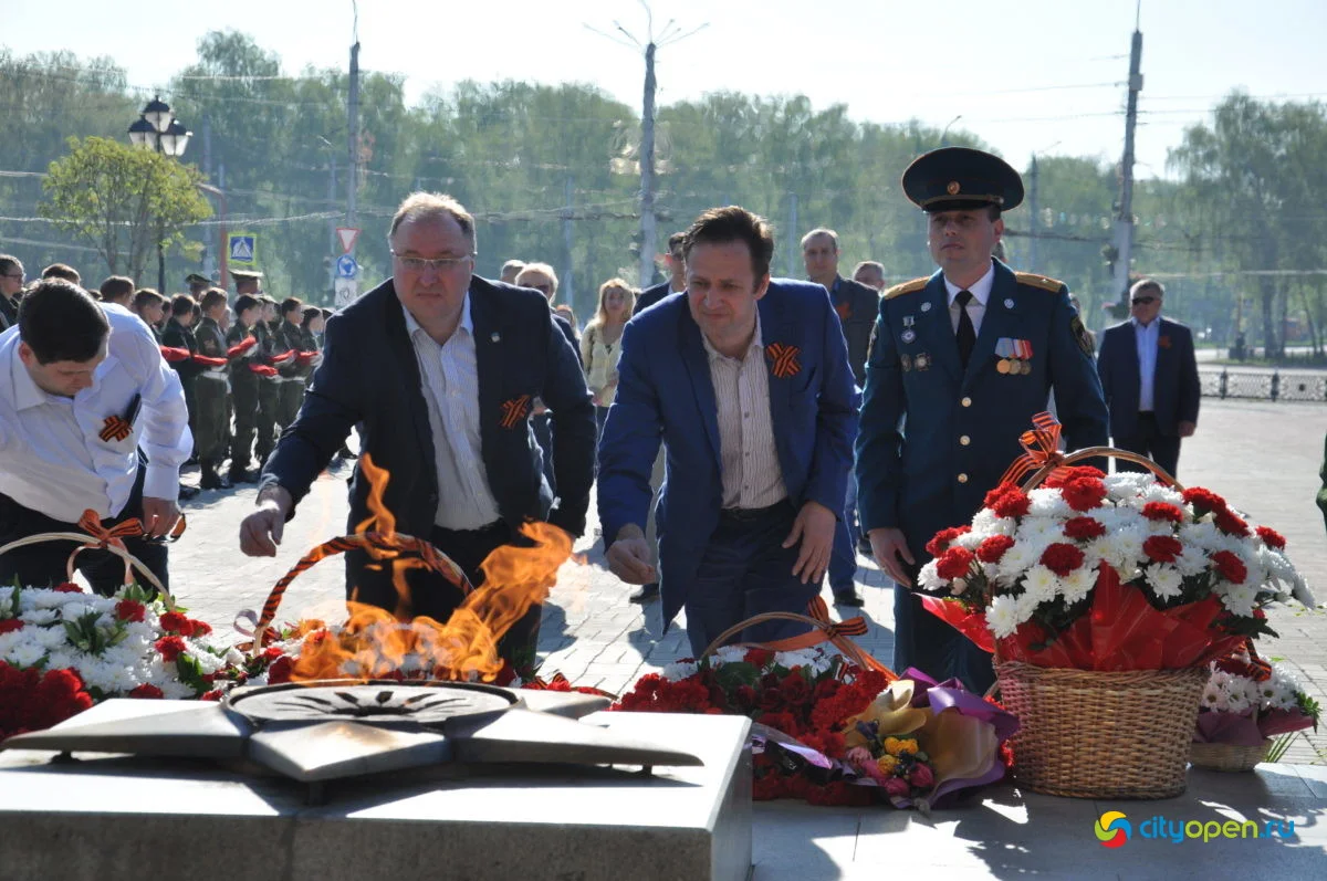 9/05/21 День Победы в Стерлитамаке-2021 / Возложение цветов. Парад Победы