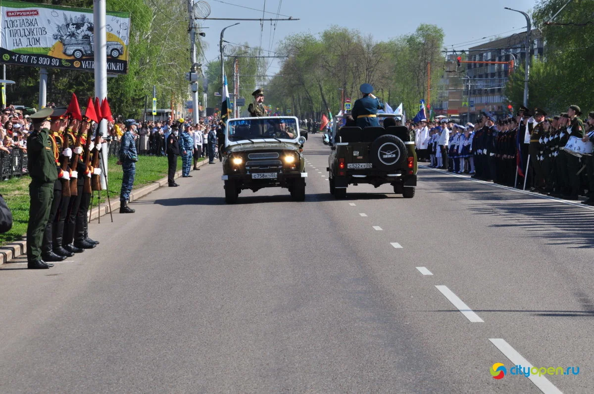 9/05/21 День Победы в Стерлитамаке-2021 / Возложение цветов. Парад Победы