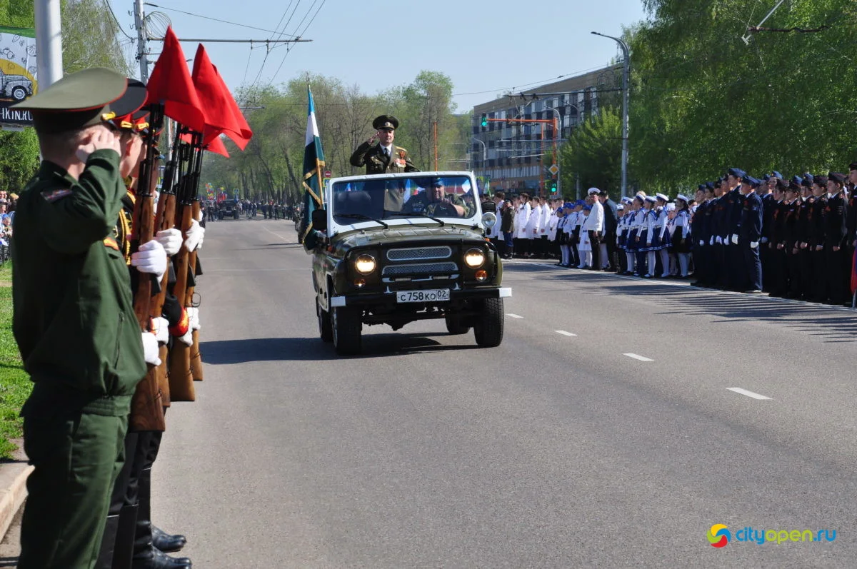 9/05/21 День Победы в Стерлитамаке-2021 / Возложение цветов. Парад Победы