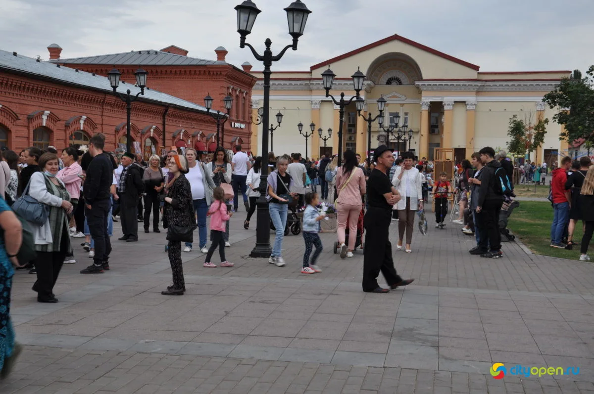 02/09/21 Арт-книго-фест @ Сквер в Старом городе