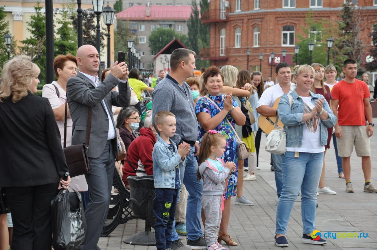 02/09/21 Арт-книго-фест @ Сквер в Старом городе