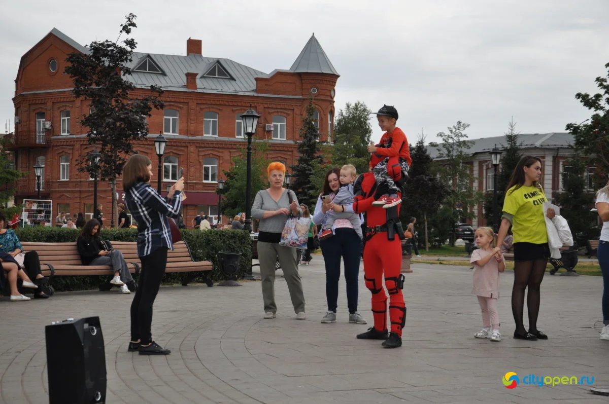 02/09/21 Арт-книго-фест @ Сквер в Старом городе