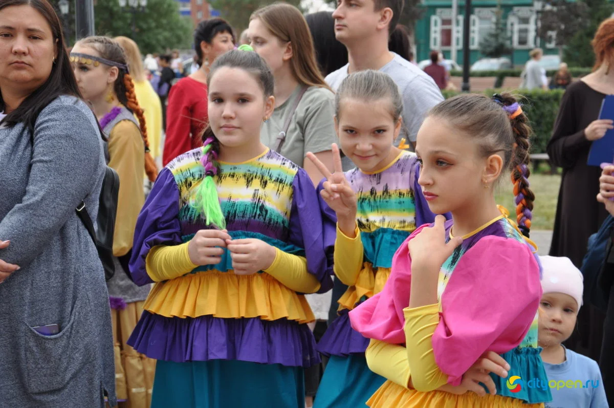 02/09/21 Арт-книго-фест @ Сквер в Старом городе