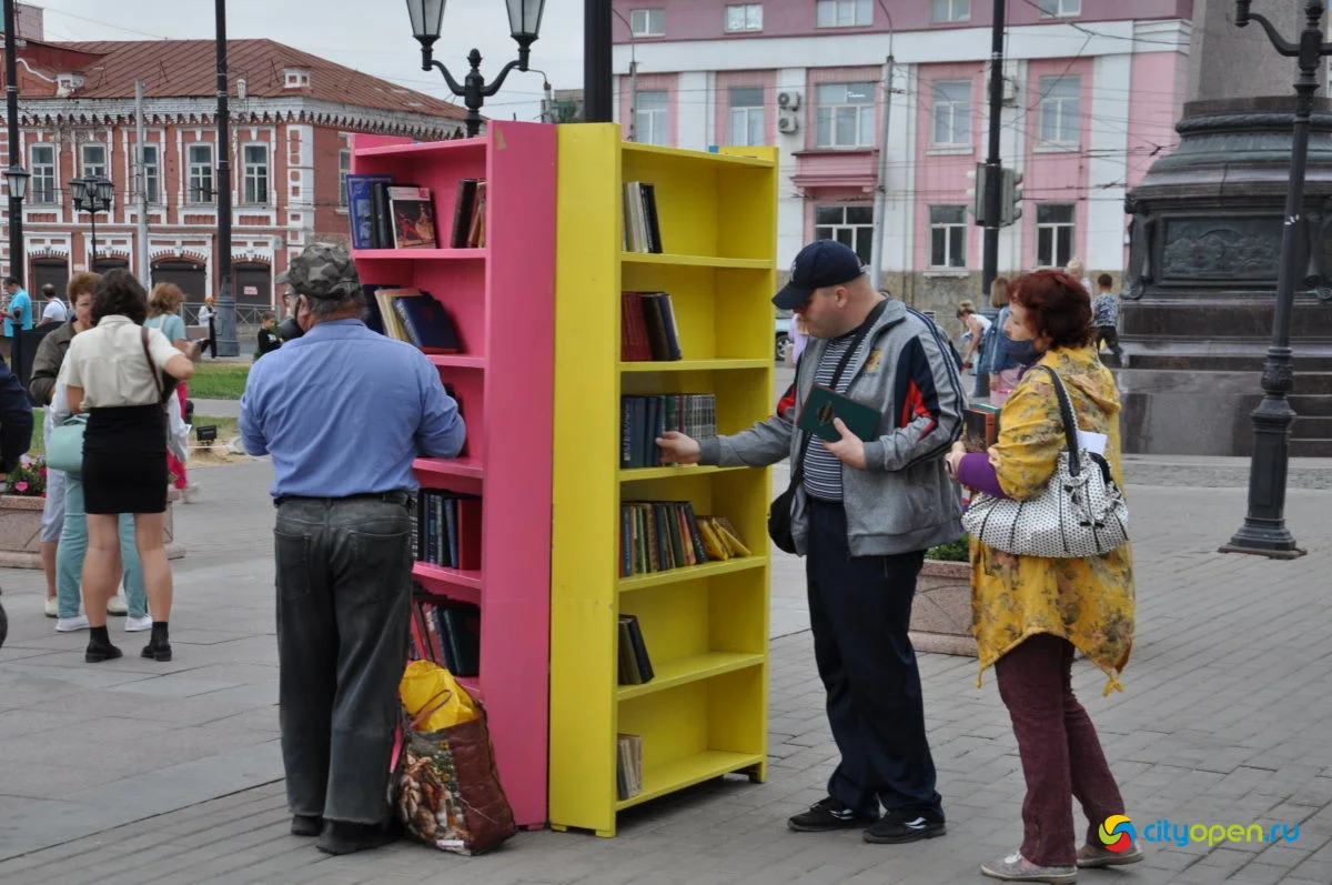 02/09/21 Арт-книго-фест @ Сквер в Старом городе