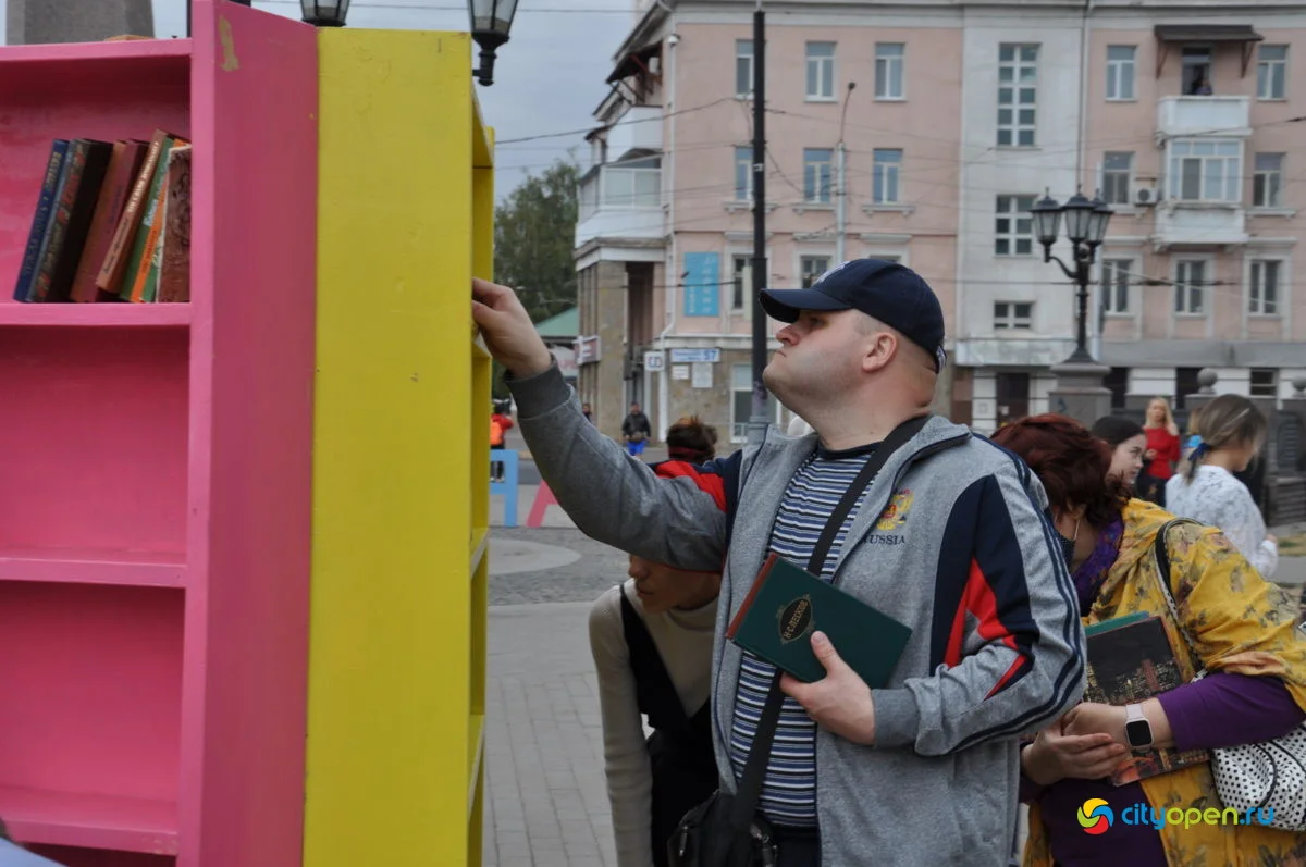 02/09/21 Арт-книго-фест @ Сквер в Старом городе