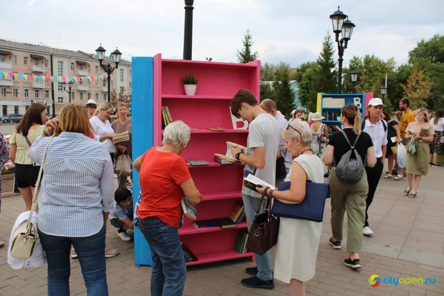 02/09/22 V юбилейный Арт-книго-фест @ Сквер в Старом городе