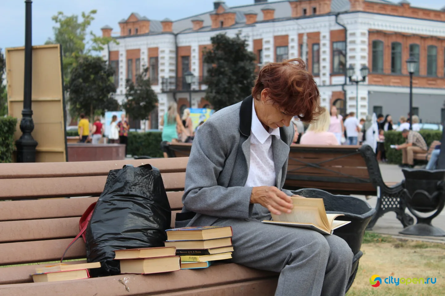 02/09/22 V юбилейный Арт-книго-фест @ Сквер в Старом городе