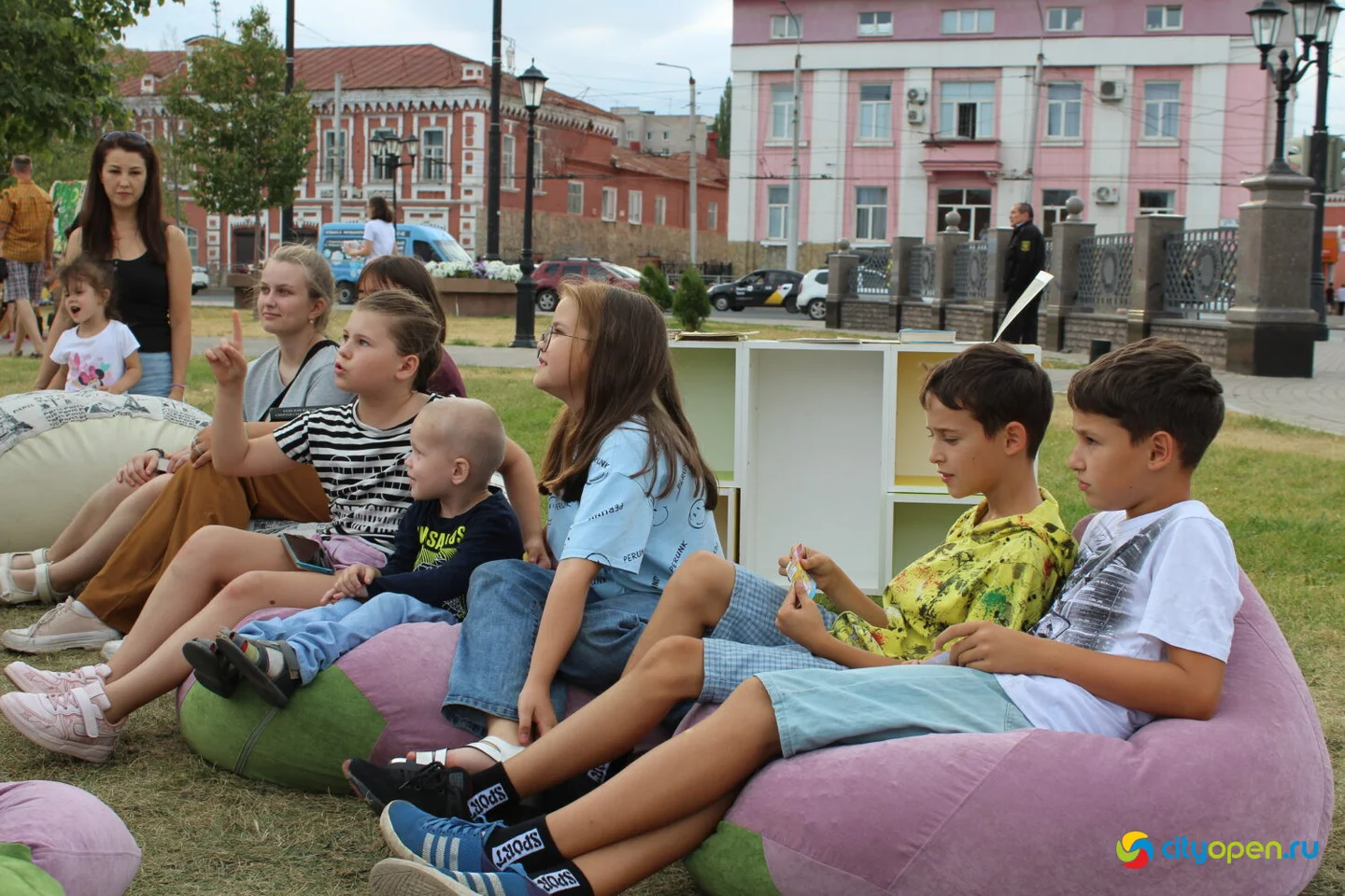 02/09/22 V юбилейный Арт-книго-фест @ Сквер в Старом городе
