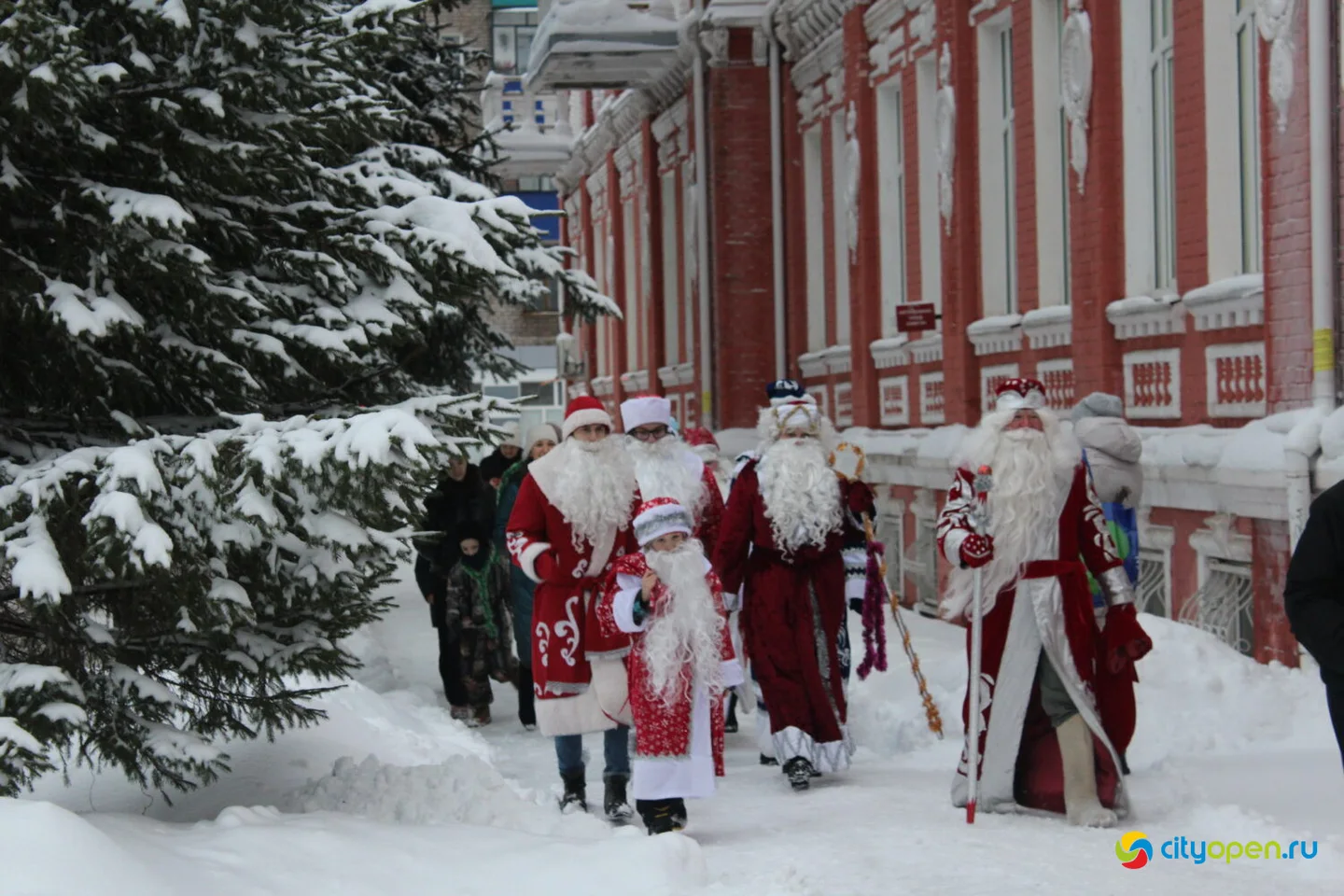 23/12/22 Парад Дедов Морозов и Снегурочек | Открытие городка на ГДК