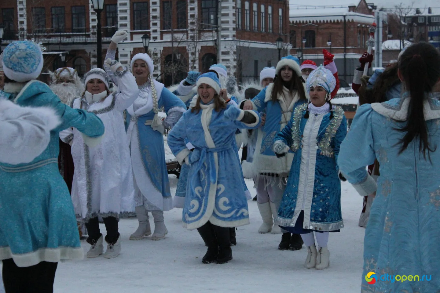 23/12/22 Парад Дедов Морозов и Снегурочек | Открытие городка на ГДК
