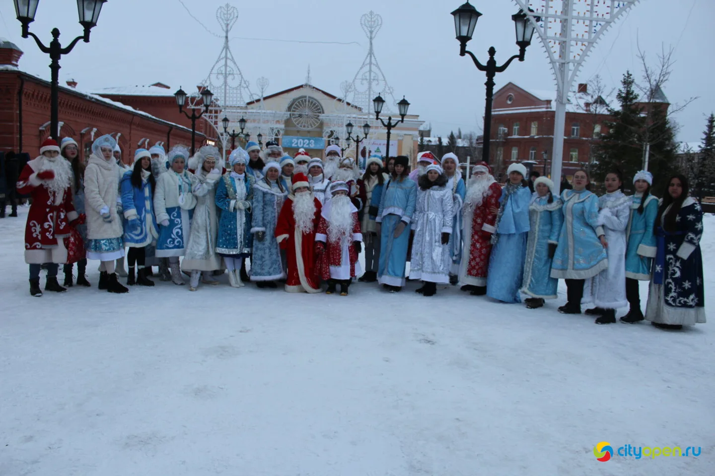 23/12/22 Парад Дедов Морозов и Снегурочек | Открытие городка на ГДК