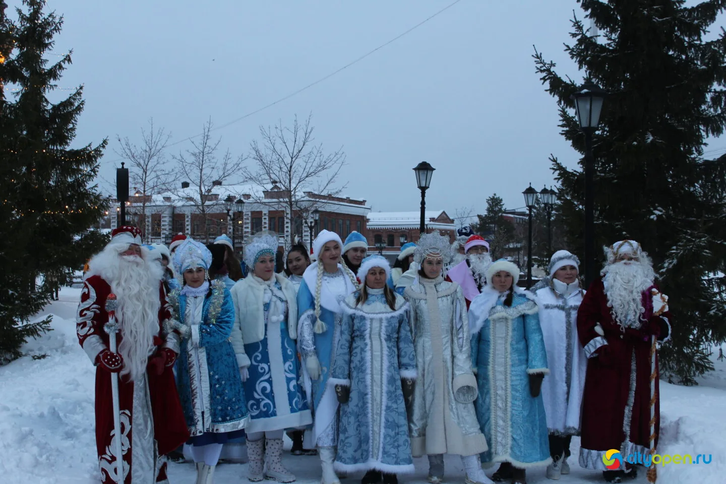 23/12/22 Парад Дедов Морозов и Снегурочек | Открытие городка на ГДК