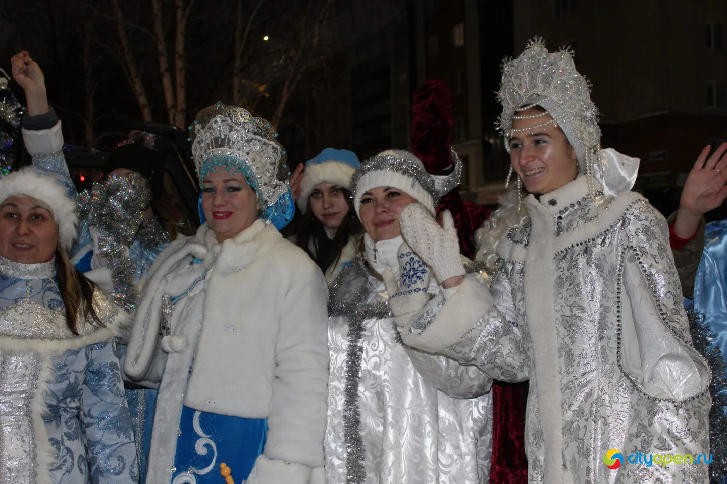 23/12/22 Парад Дедов Морозов и Снегурочек | Открытие городка на ГДК