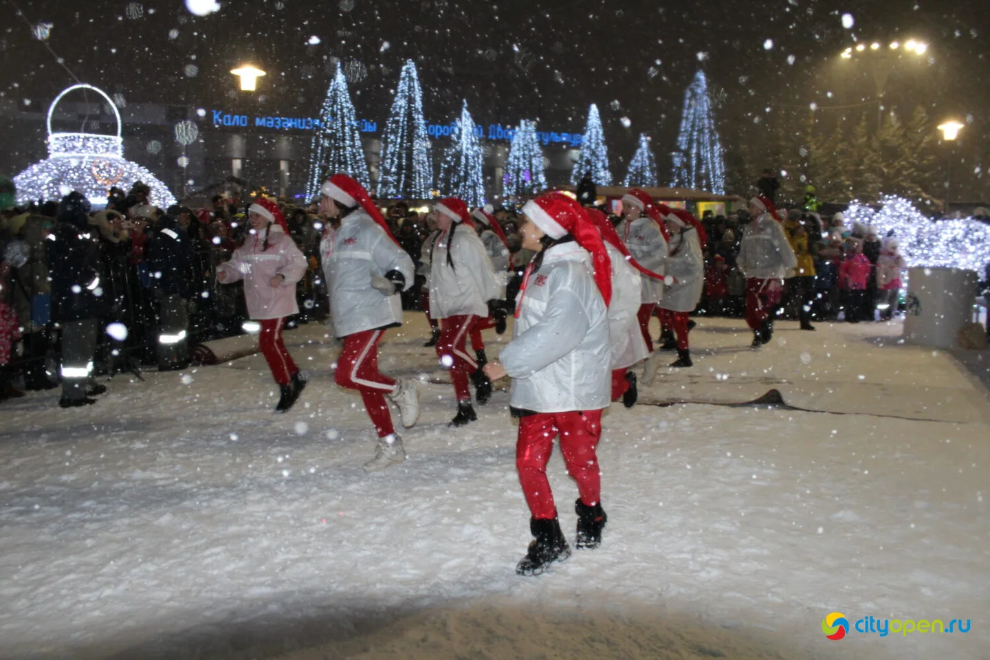 23/12/22 Парад Дедов Морозов и Снегурочек | Открытие городка на ГДК