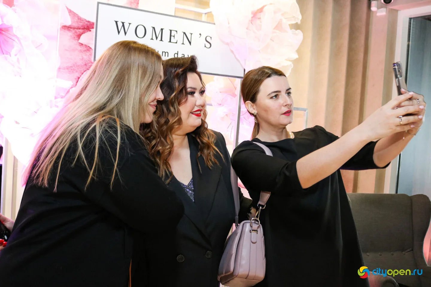 05/03/23 Women’s forum day @ Рестобар Большой