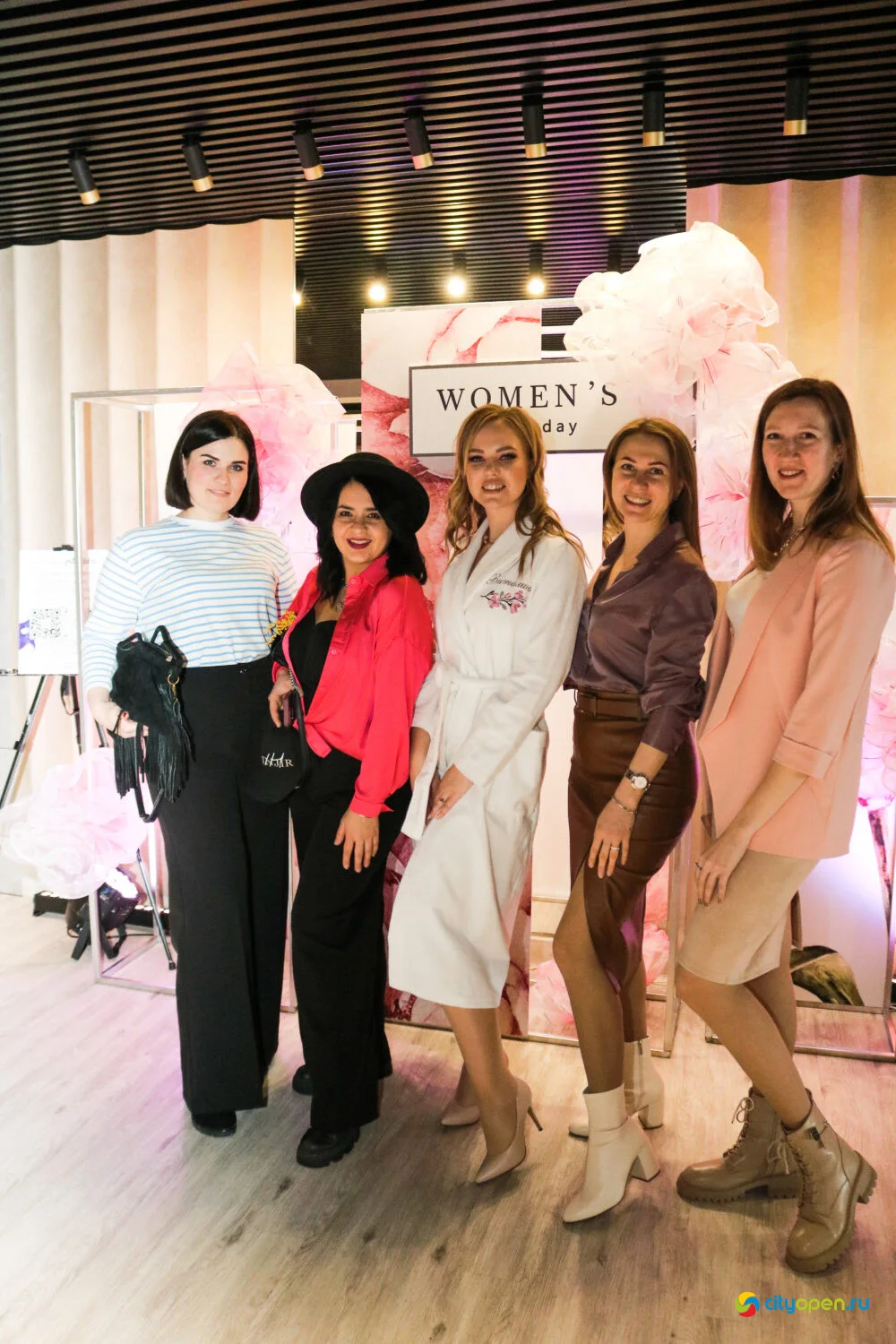 05/03/23 Women’s forum day @ Рестобар Большой