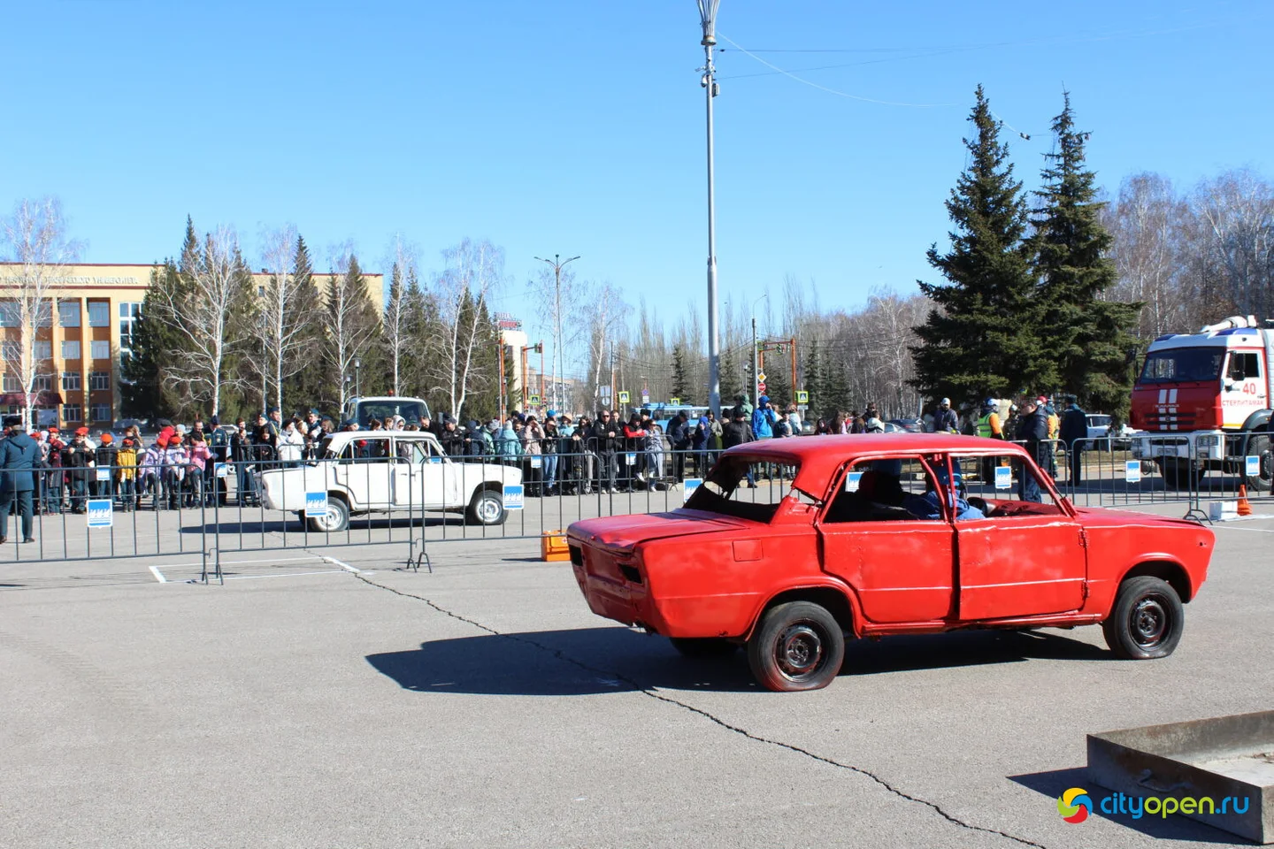 30/03/23 Республиканские соревнования по проведению работ при ликвидации ЧС на автотранспорте | Стерлитамак. Площадь перед ГДК