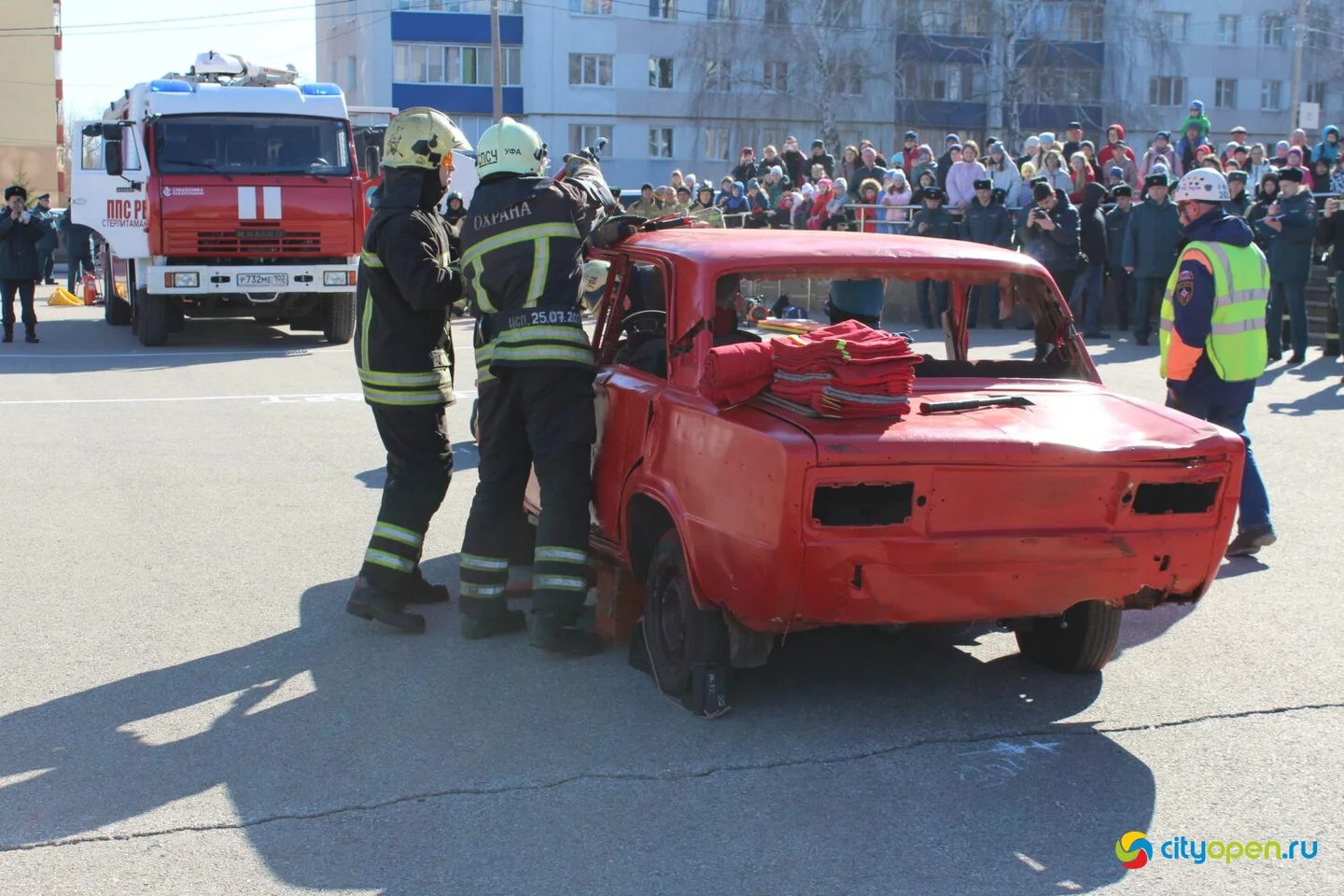 30/03/23 Республиканские соревнования по проведению работ при ликвидации ЧС на автотранспорте | Стерлитамак. Площадь перед ГДК