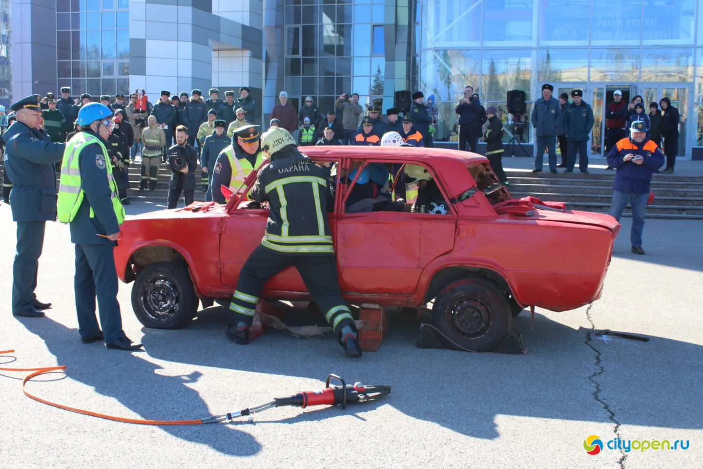 30/03/23 Республиканские соревнования по проведению работ при ликвидации ЧС на автотранспорте | Стерлитамак. Площадь перед ГДК