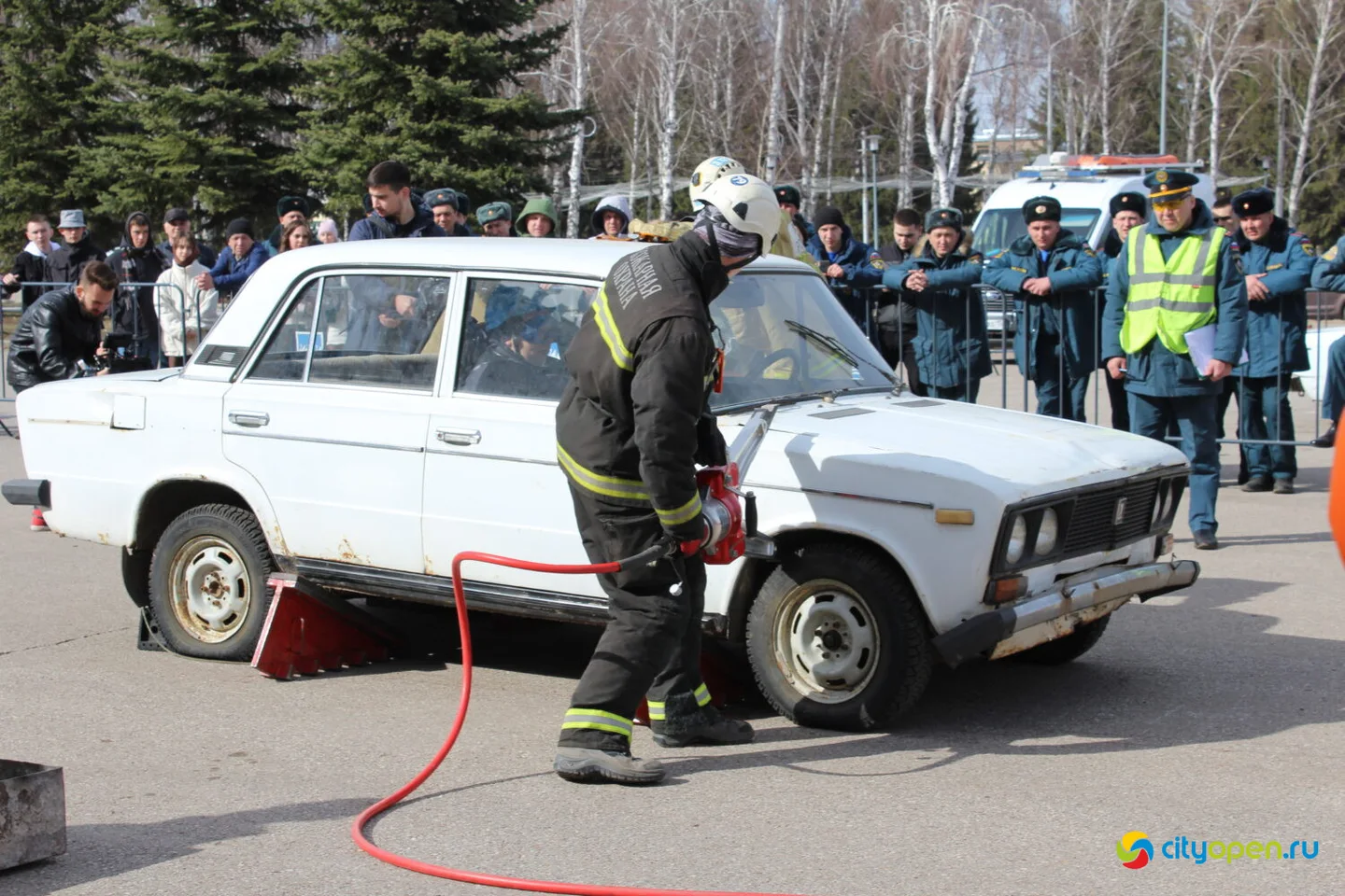 30/03/23 Республиканские соревнования по проведению работ при ликвидации ЧС на автотранспорте | Стерлитамак. Площадь перед ГДК