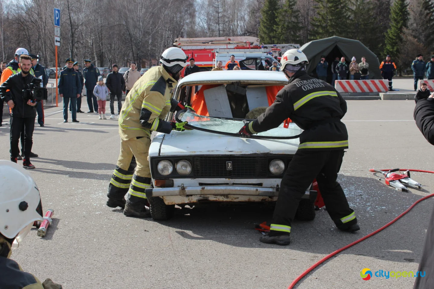30/03/23 Республиканские соревнования по проведению работ при ликвидации ЧС на автотранспорте | Стерлитамак. Площадь перед ГДК