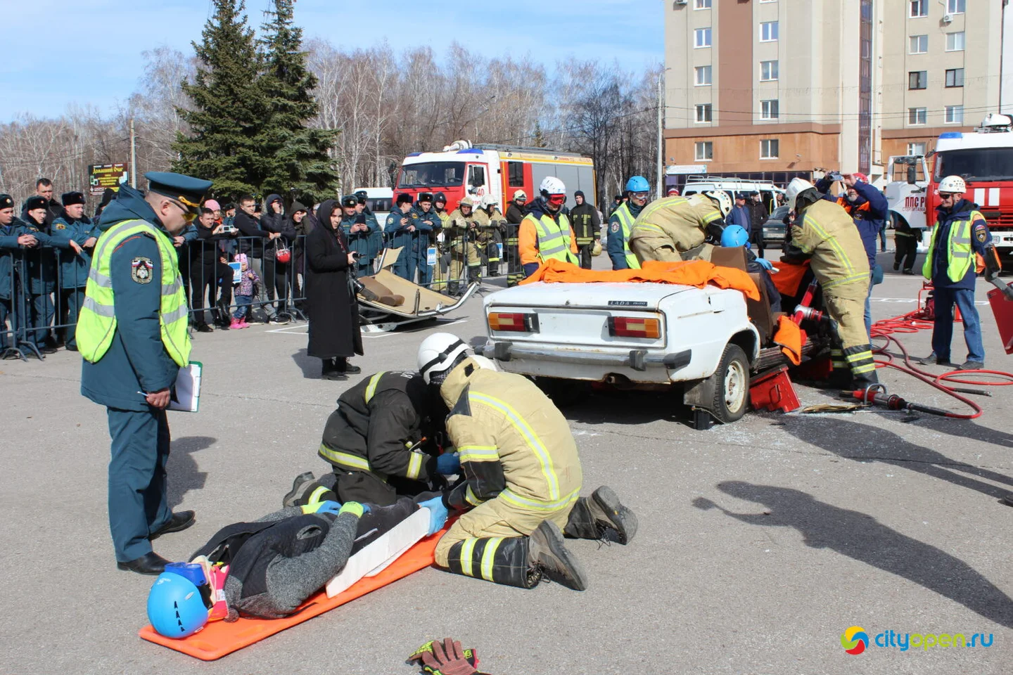 30/03/23 Республиканские соревнования по проведению работ при ликвидации ЧС на автотранспорте | Стерлитамак. Площадь перед ГДК