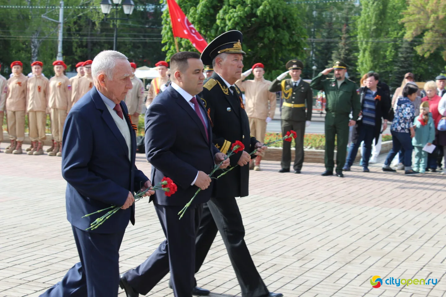 9/05/23 День Победы в Стерлитамаке | Возложение цветов и шествие