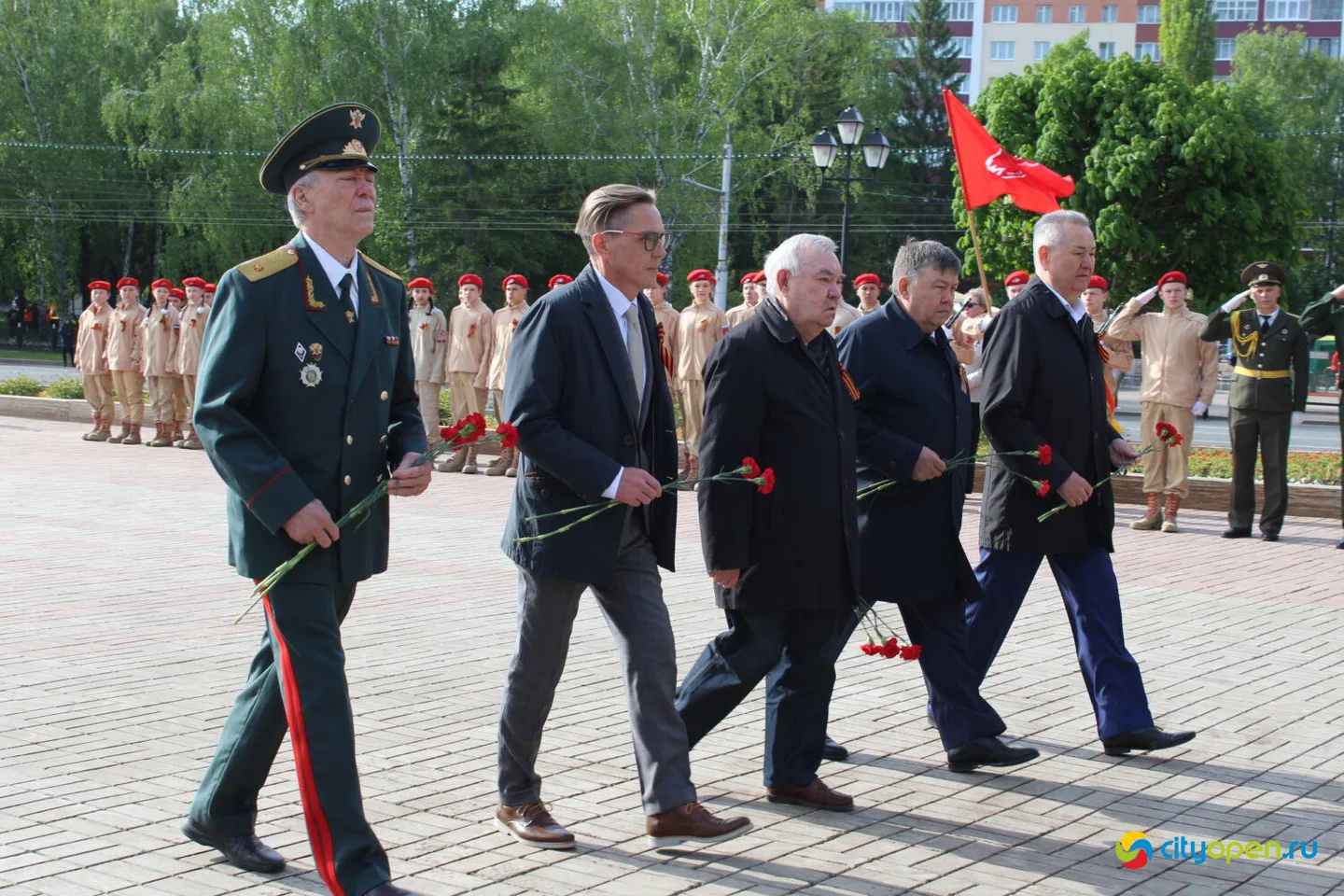 9/05/23 День Победы в Стерлитамаке | Возложение цветов и шествие