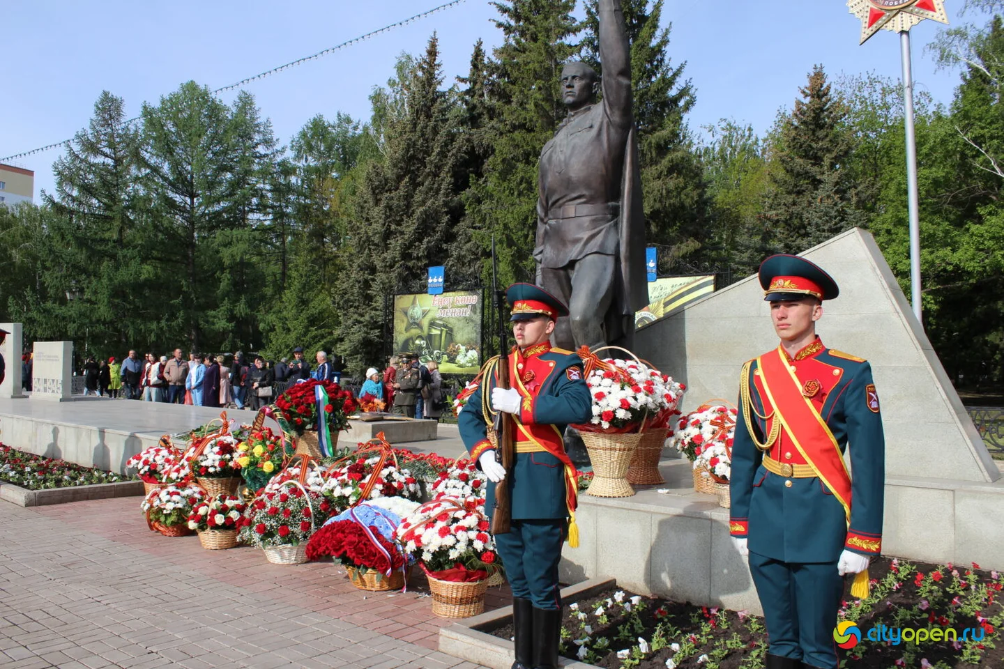 9/05/23 День Победы в Стерлитамаке | Возложение цветов и шествие