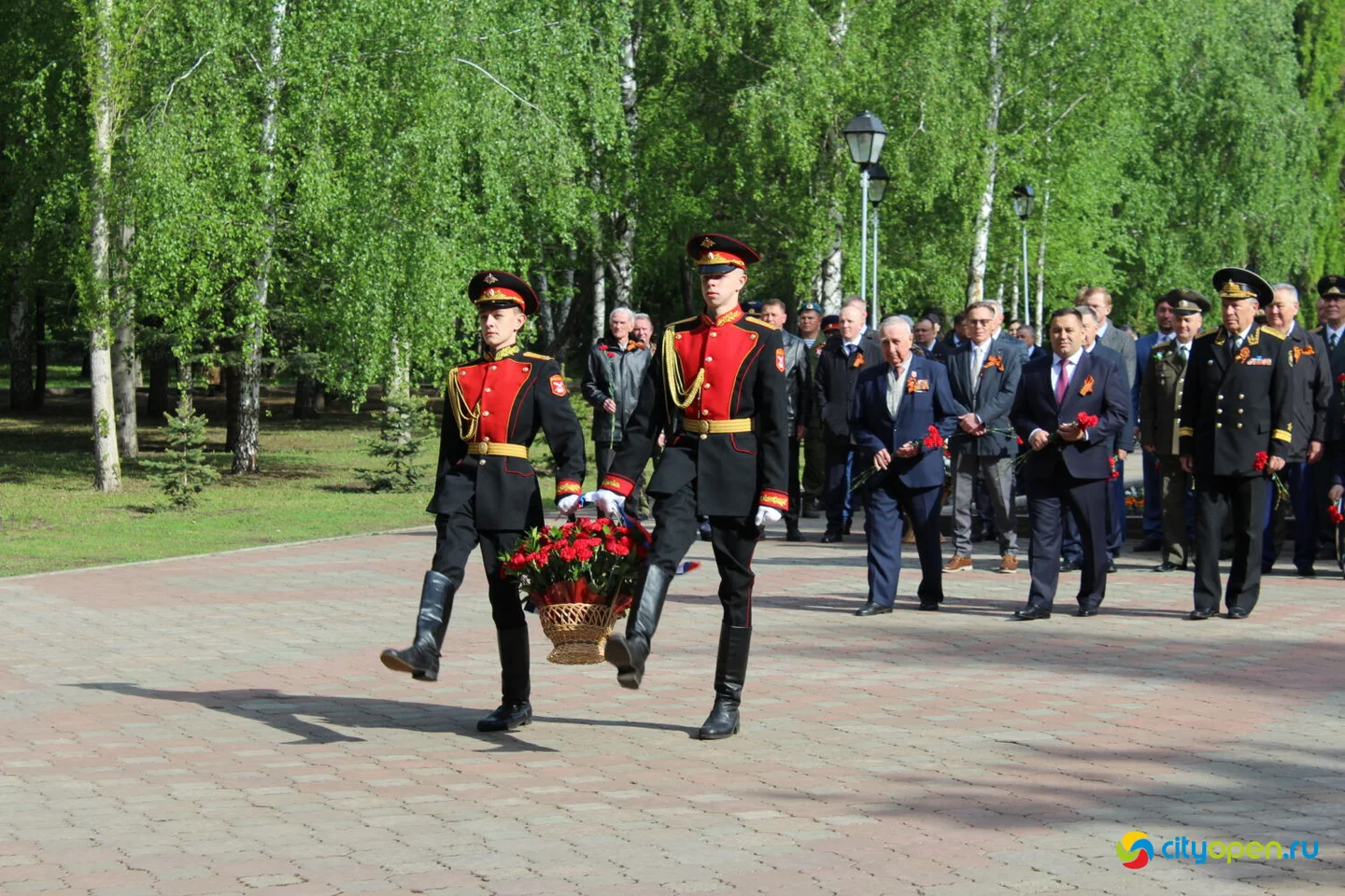 9/05/23 День Победы в Стерлитамаке | Возложение цветов и шествие