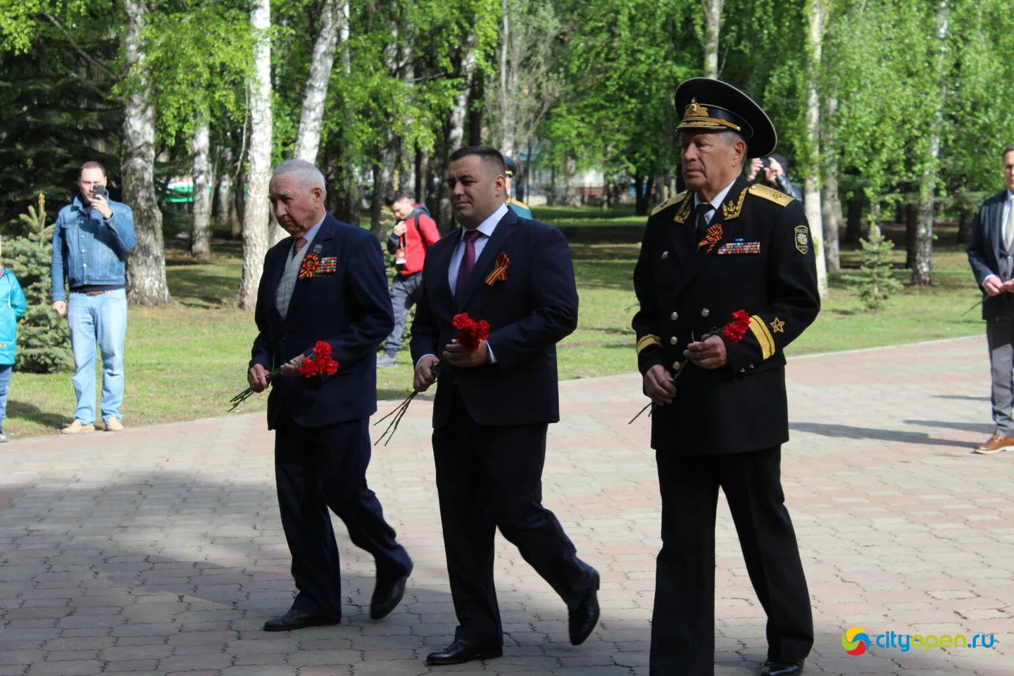 9/05/23 День Победы в Стерлитамаке | Возложение цветов и шествие