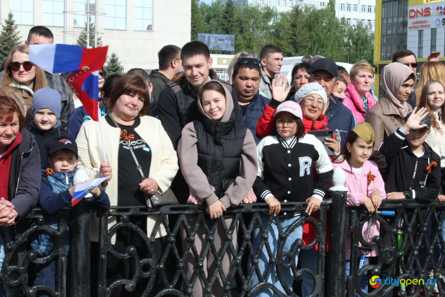 9/05/23 День Победы в Стерлитамаке | Возложение цветов и шествие