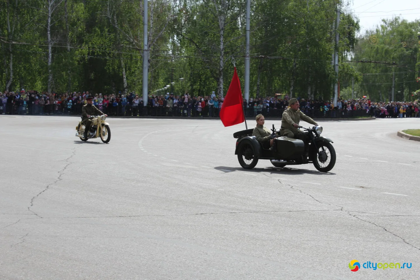 9/05/23 День Победы в Стерлитамаке | Возложение цветов и шествие