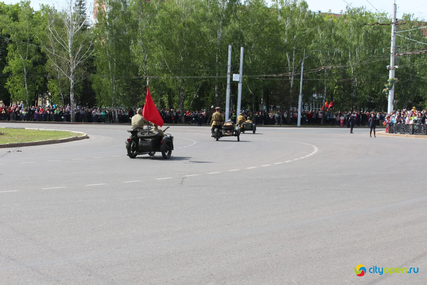 9/05/23 День Победы в Стерлитамаке | Возложение цветов и шествие