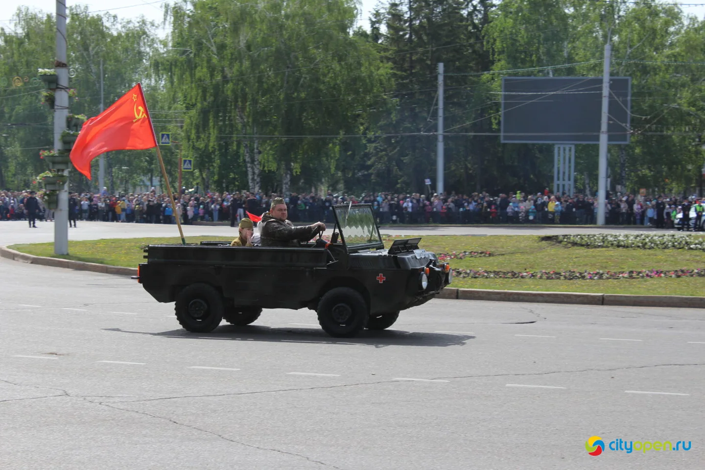 9/05/23 День Победы в Стерлитамаке | Возложение цветов и шествие
