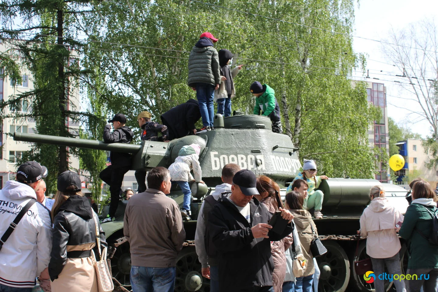 9/05/23 День Победы в Стерлитамаке | Возложение цветов и шествие