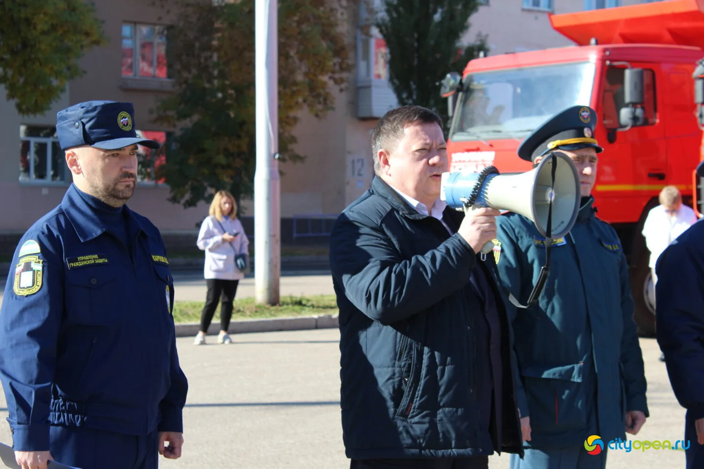 4/10/24 Смотр аварийно-спасательной техники Стерлитамака | Площадь перед ДК «Сода»