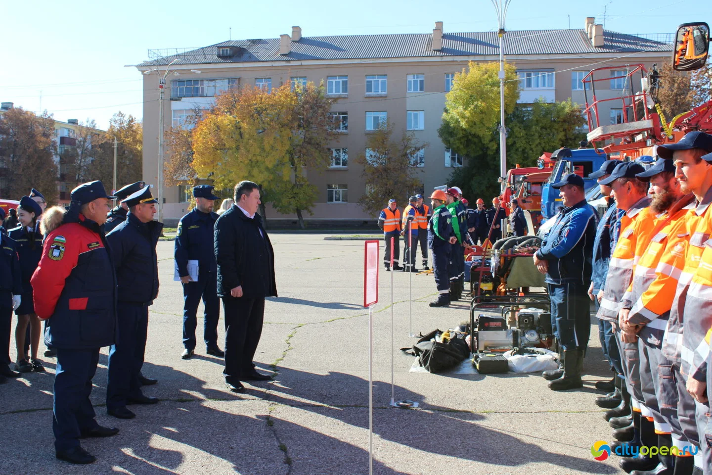 4/10/24 Смотр аварийно-спасательной техники Стерлитамака | Площадь перед ДК «Сода»