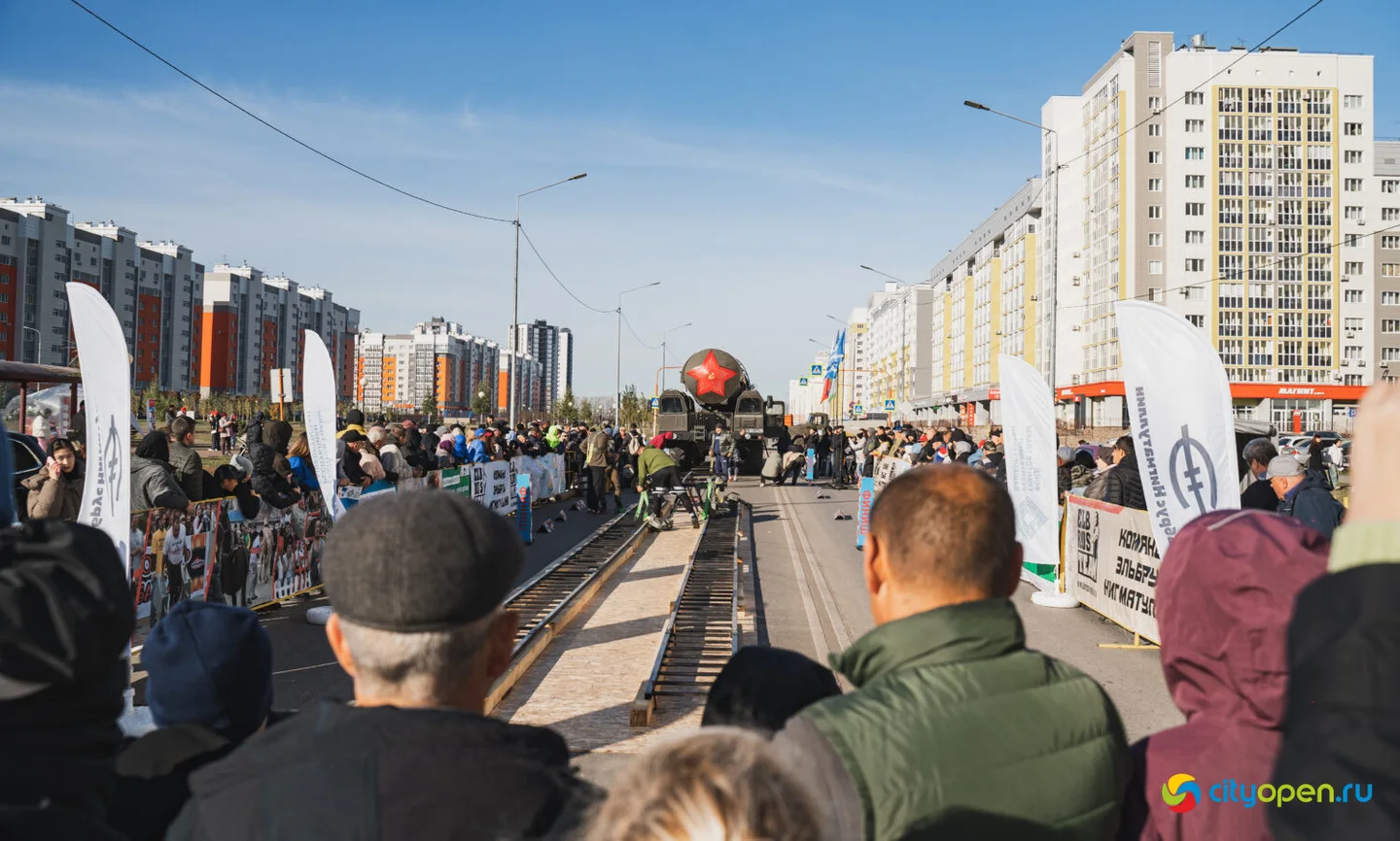 4/10/25 Мировой рекорд по буксировке ракетного комплекса «Тополь-М» @ пр. Октября
