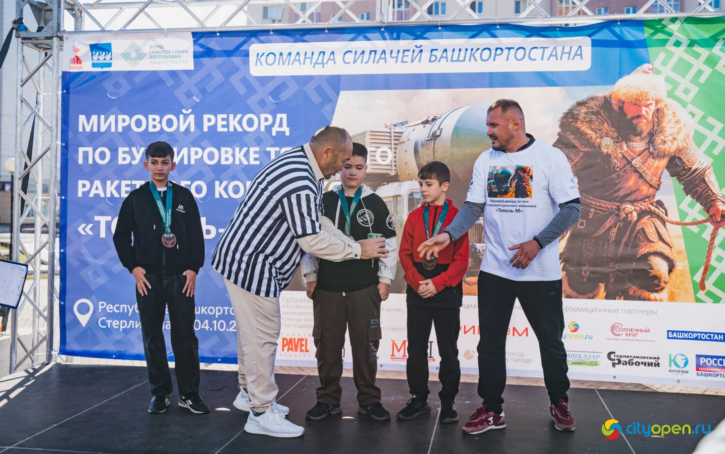 4/10/25 Мировой рекорд по буксировке ракетного комплекса «Тополь-М» @ пр. Октября