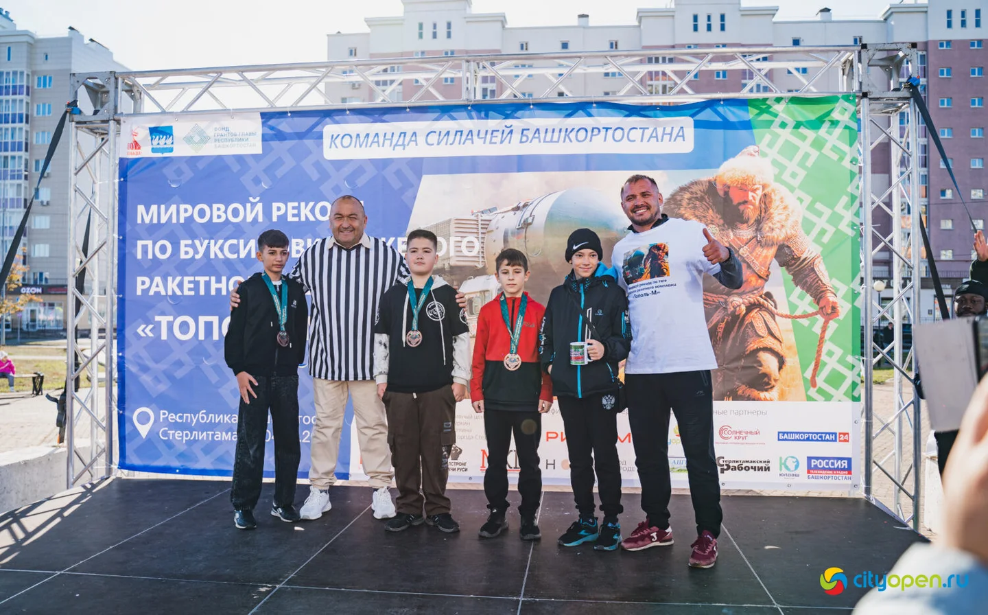 4/10/25 Мировой рекорд по буксировке ракетного комплекса «Тополь-М» @ пр. Октября