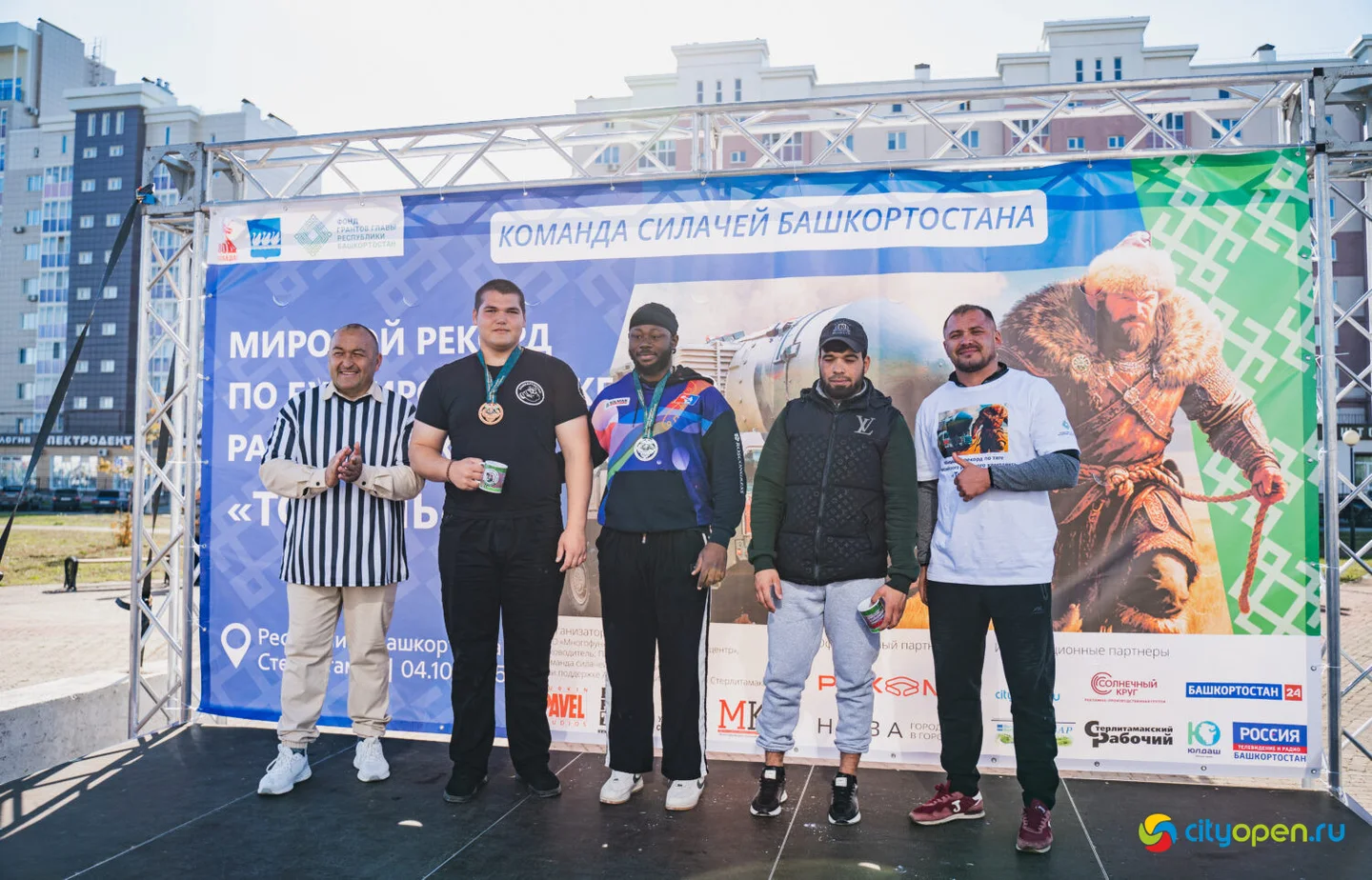 4/10/25 Мировой рекорд по буксировке ракетного комплекса «Тополь-М» @ пр. Октября