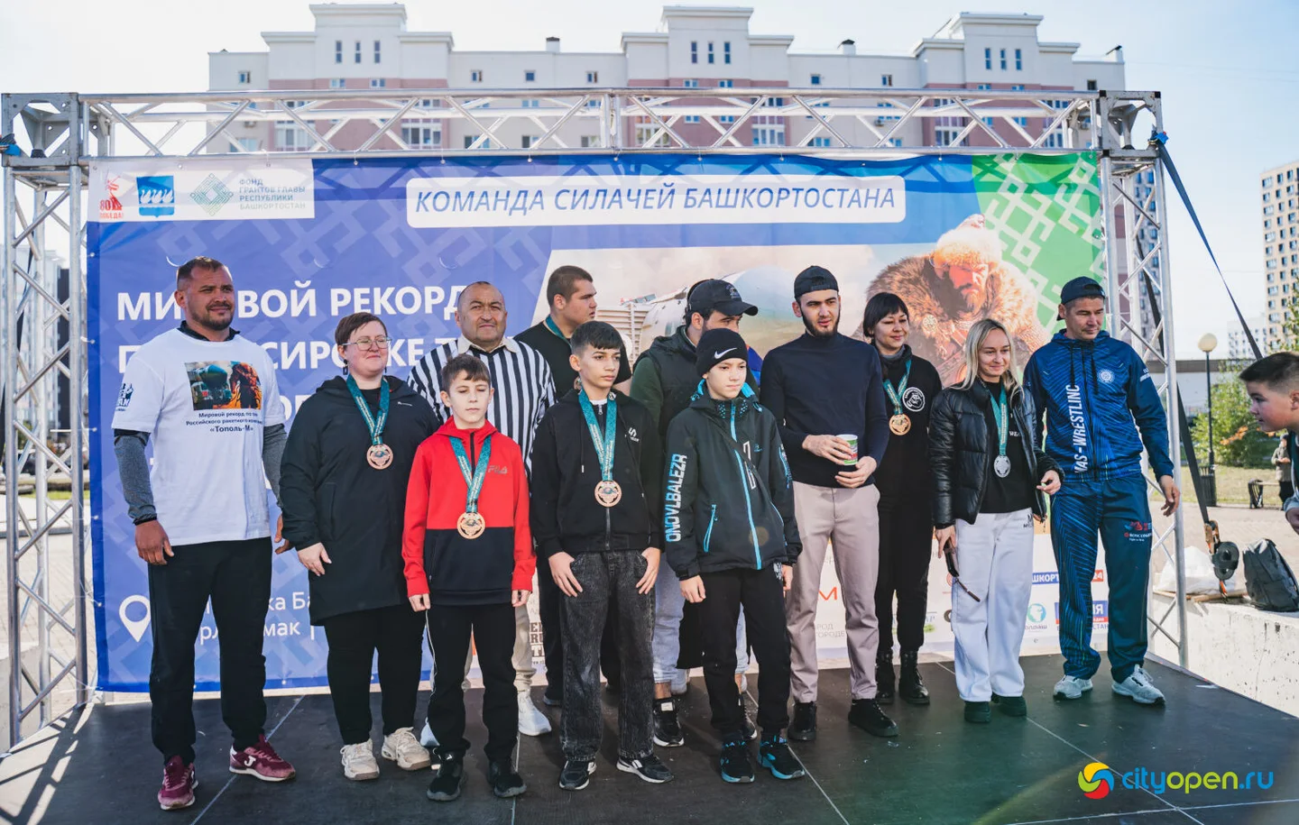4/10/25 Мировой рекорд по буксировке ракетного комплекса «Тополь-М» @ пр. Октября