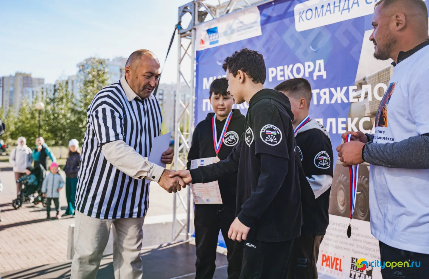 4/10/25 Мировой рекорд по буксировке ракетного комплекса «Тополь-М» @ пр. Октября