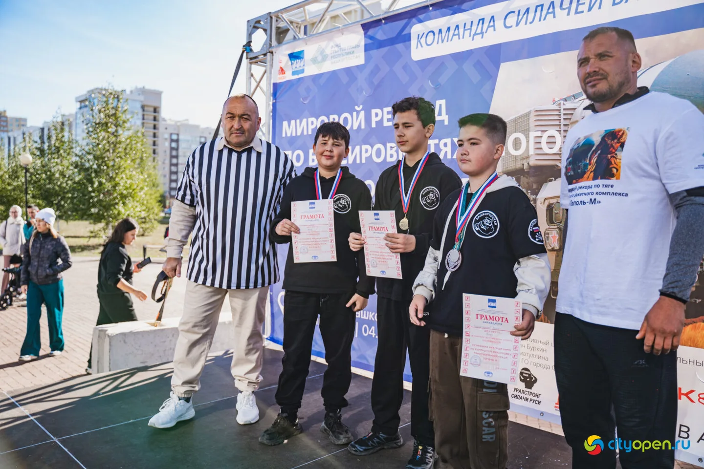 4/10/25 Мировой рекорд по буксировке ракетного комплекса «Тополь-М» @ пр. Октября